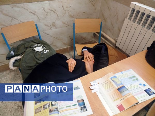 مانور زلزله در مدرسه شهید محمد آسوده روستای دهنو شهرستان خلیل آباد