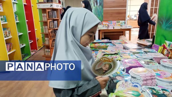 نمایشگاه کتاب در کانون فرهنگی تربیتی ولی عصر(عج) 