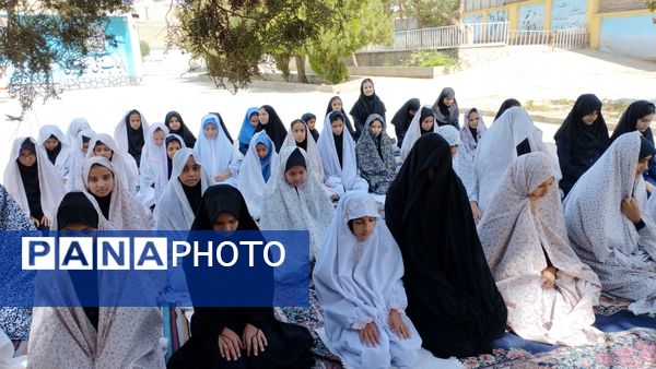 آیین نواختن زنگ نماز در مدرسه فرهنگ شهرستان خلیل آباد 