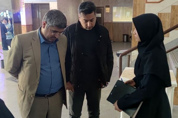 بازدید معاون پرورشی و تربیت بدنی ناحیه سه از دبیرستان مصلی‌نژاد ام البنین 