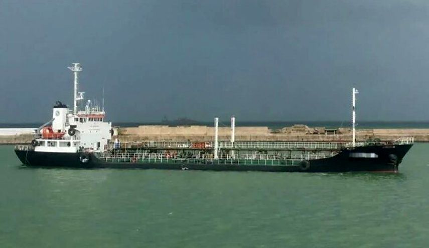 بیانیه سپاه درباره توقیف یک نفتکش حامل سوخت قاچاق در خلیج‌فارس