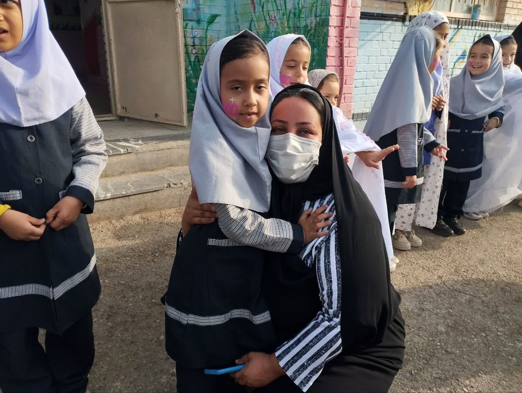 جشن مادر و دختری  در مدرسه تکتم خلیل آباد 