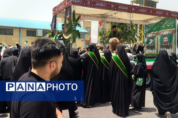 مراسم تشییع پیکر پاک شهید اکبر عنایتی در گلزار شهدای ملارد
