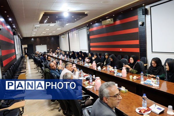 برگزاری نشست خبری مدیرکل راه و شهرسازی استان یزد و مدیران دستگاه‌های متولی مسکن