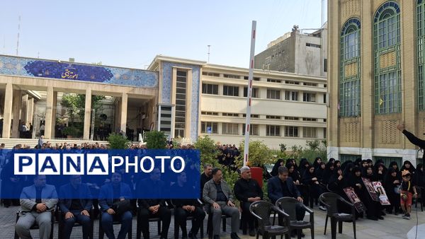 حضور پرشور فرهنگیان منطقه ۱۴ در مراسم تشییع پیکرهای شهدای جنگ ۱۲ روزه