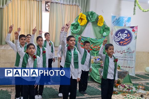 آرزوی فرج و سلامتی صاحب الزمان (عج) با دست‌های کوچک دانش‌آموزان شیرازی