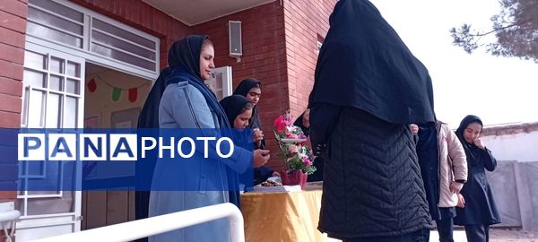 تجلیل از دانش آموزان چادری دبیرستان مادرمهربان خلیل آباد