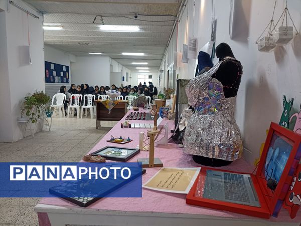 بازدید از نمایشگاه دست سازه هنرستان فنی و حرفه ای دخترانه فلسطین 