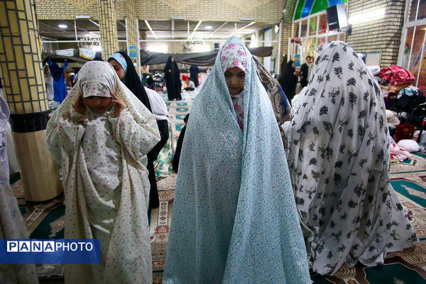 اعتکاف دانش‌آموزی در مسجد قائمیه