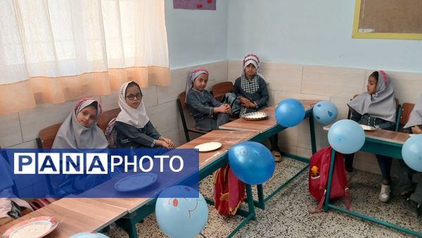 جشن آب‌‌ در‌ دبستان‌ شهید‌ دیالمه‌