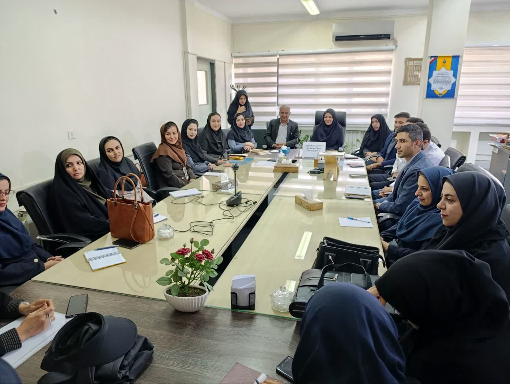 بازدید سرگروه‌‎های آموزشی از مدارس با رویکرد یاری‌رسانی به مدیران، معلمان و دانش‌آموزان انجام گیرد