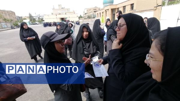 برنامه تجربه‌گردانی طرح مدرسه بدون پسماند در دبستان شهید رازدان ناحیه ۷ مشهد