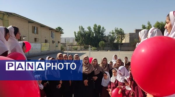 ویژه برنامه هفته معلم در دبستان استقلال حاجی آباد