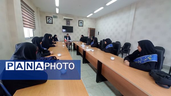 نشست مسئولان انجمن اسلامی مدارس سطح شهر با فرماندار سملقان