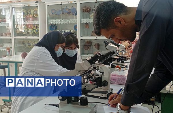 ۳۰ تیم دانشآموزی در مرحله استانی بیست و سومین دوره از مسابقات آزمایشگاهی به رقابت پرداختند