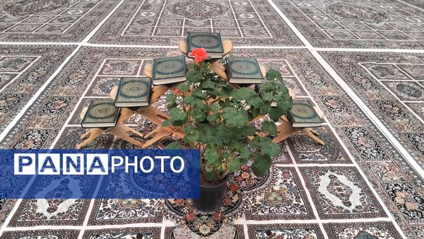 مراسم جزخوانی قرآن کریم در اهر با حضور فعال دانش‌آموزان