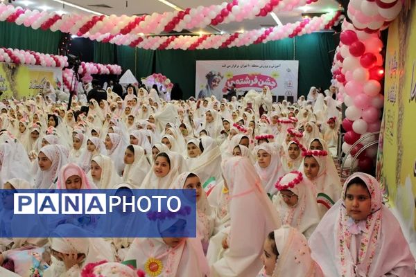 جشن عبادت ۱۳۰۰ نفر از دختران منطقه ۱۰ در مهدیه امام حسن مجتبی(ع)