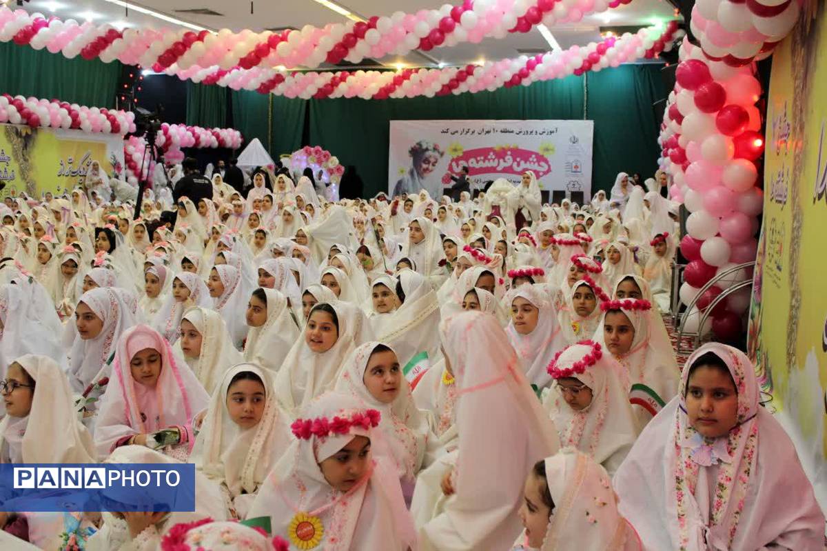 جشن عبادت ۱۳۰۰ نفر از دختران منطقه ۱۰ در مهدیه امام حسن مجتبی(ع)