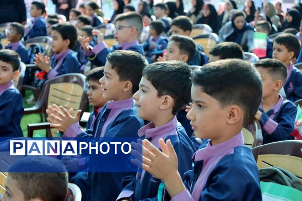 نواخته شدن زنگ شکوفه‌ها در دبستان محمد مهدی صالحی یزد