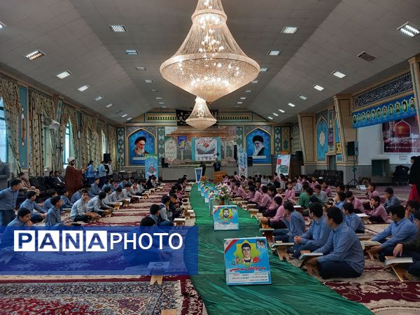 محفل انس با قرآن دانش‌آموزان دبیرستان نمونه زنده یاد زرتاش شهرستان خلیل آباد