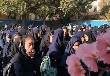 جشن سال تحصیلی جدید در هنرستان کاردانش حافظ 