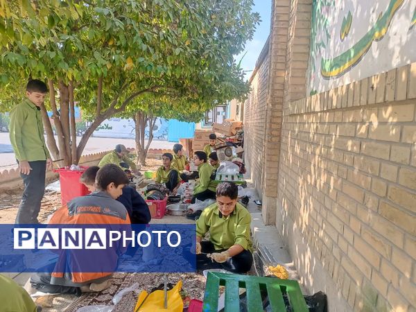 ناهار وحدت با طعم  شادی و لذت در مدرسه شاهد حاج مصلحیان