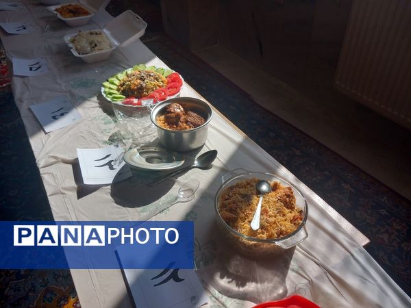 جشنواره غذاهای بومی محلی به‌مناسبت ایام‌الله دهه فجر در آموزشگاه علاقبندنیا ملارد