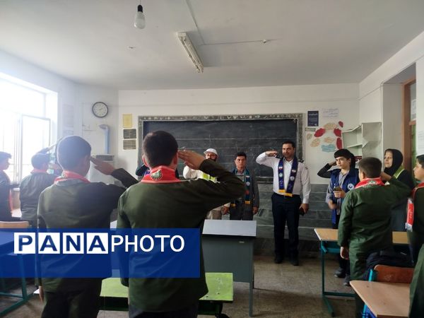 بازدید ارزیاب کشوری سازمان دانش‌آموزی در مدارس تمام پیشتاز شهرستان فاروج