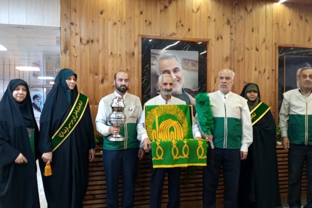 حضور خادمین حرم مطهر امام رضا (ع) به‌مناسبت دهه کرامت و هفته معلم در اداره آموزش و پرورش منطقه ۱۹