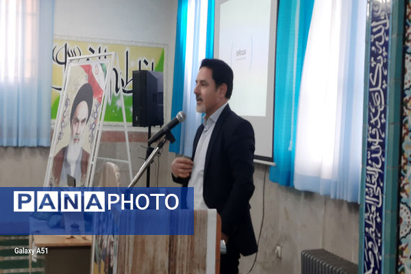 آیین آگاهی‌بخشی آسیب‌های اجتماعی در آموزشگاه شادروان ملوک زندی‌