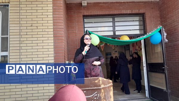برگزاری‌ مراسم‌‌ روز اول‌ مدارس‌ و هفته‌ دفاع‌مقدس‌ در دبیرستان‌  مخدره‌ مرآتی