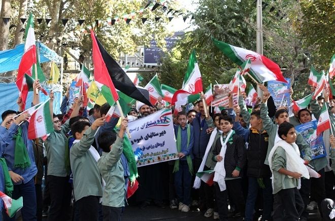 امروز شاهد شور و شعف وصف‌ناپذیری در بین دانش‌آموزان بودیم