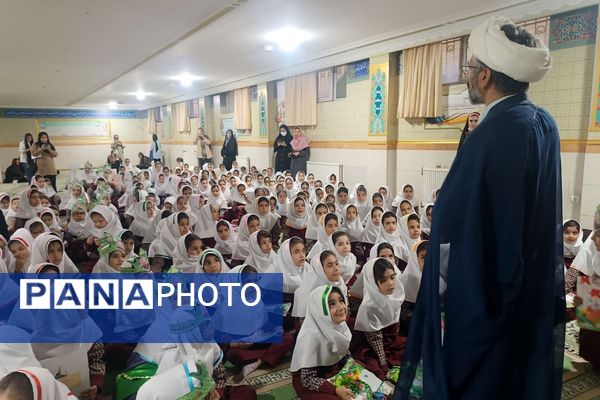 برگزاری جشن شکوفه‌های قرآن در آموزشگاه‌های باهنر ۱ و ایران ۲ 