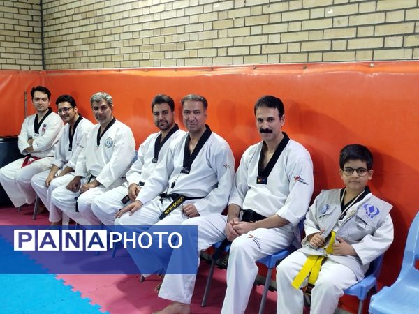 مراسم تجلیل قهرمانان تکواندوی استان خراسان رضوی از باشگاه دلاوران در کاشمر