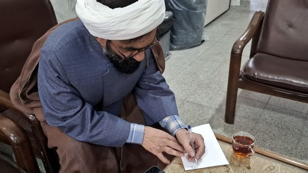 حضور مسئول قرآن و عترت ناحیه یک یزد در صبحگاه قرآنی دبیرستان هفده شهریور