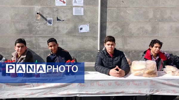 برپایی بازارچه کسب و کار در دبیرستان شهید معمارزاده ناحیه 2 کرج 