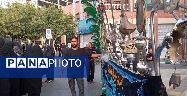 مراسم زنجیر زنی و سینه زنی به مناسبت شهادت امام رضا علیه السلام 