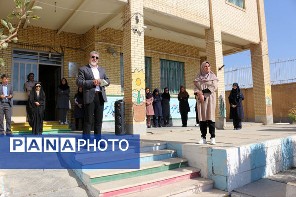 بازدید مدیر اداره آموزش و پرورش، از دبیرستان حضرت خدیجه(س)شهرستان فیروزکوه