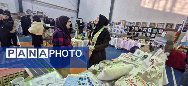 افتتاح نمایشگاه دست‌سازه‌های هنرجویان هنرستان‌های محمودآباد 