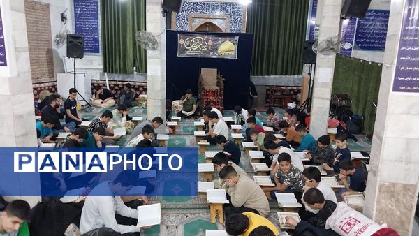 اعتکاف دانش‌آموزان دبیرستان شهید بابایی منطقه ۱۵ 