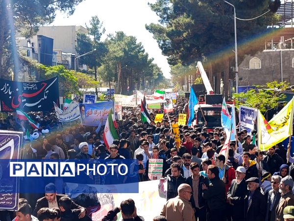 فریاد استقلال و آزادی در طنین ۱۳ آبان در تربت حیدریه