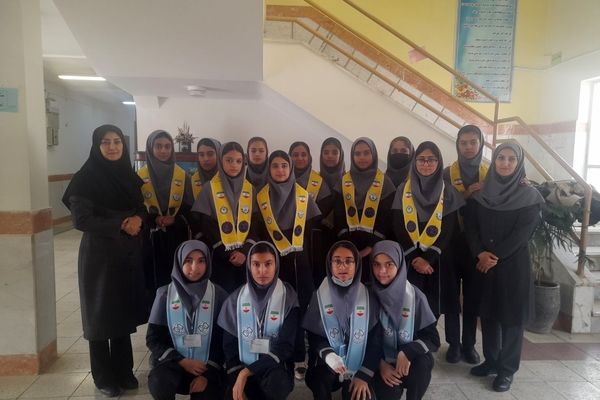 بیست و هفتمین مانور سراسری زلزله در دبیرستان نمونه وکیلی ۱۰