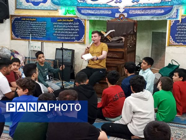 حضور پر شور دانش‌آموزان تهرانی در مراسم معنوی اعتکاف