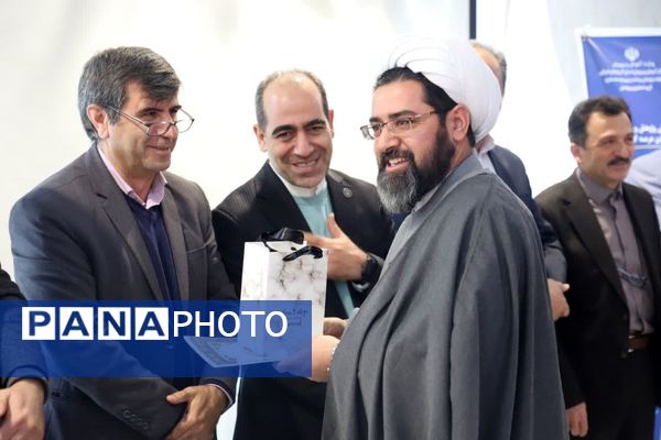 تجلیل از پژوهشگران برتر آموزش و پرورش استان آذربایجان شرقی