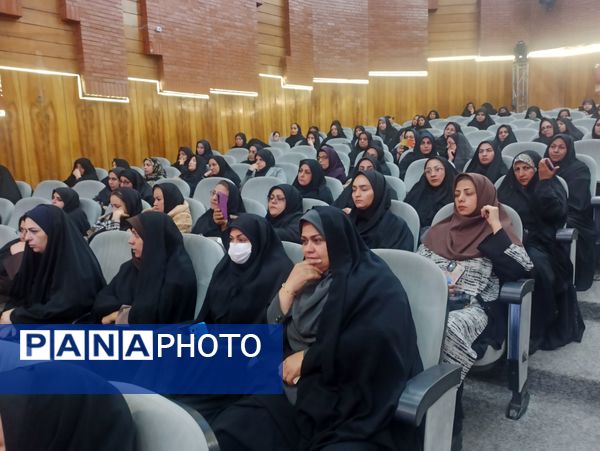 نشست طرح نماد در تالار تربیت ؛ گامی برای تقویت مراقبت اجتماعی دانش‌آموزان 