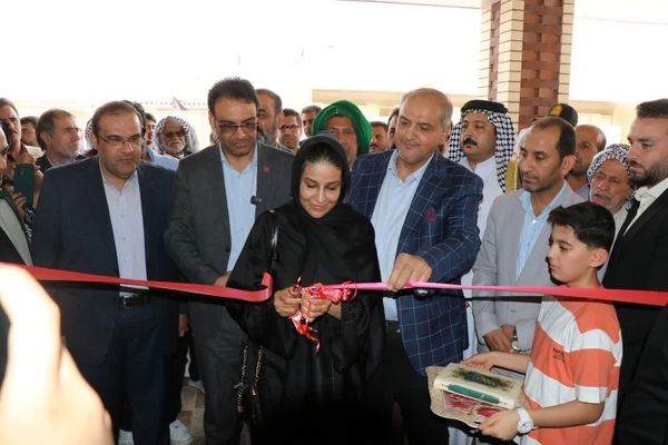 مدرسه ۱۲ کلاسه خیرساز حاجیه خانم عبیات در هویزه افتتاح شد