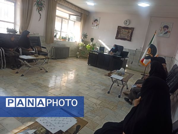  جلسه اول شورای دانش آموزی دبیرستان نمونه اندیشه 