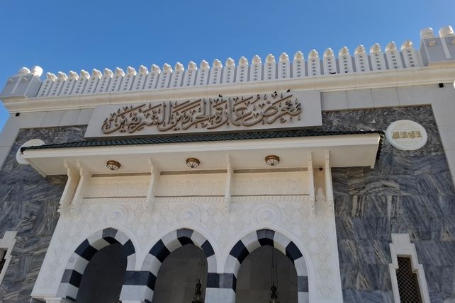 بازدید دانش‌آموزان کاروان عمره دختران از موزه مکه و مسیر تاریخی حدیبیه