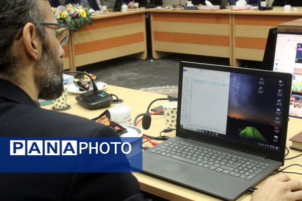 رونمایی و گردهمایی توجیهی و تبیینی بسته محصولات مدرسه‌ای ایرانمون در آذربایجان شرقی