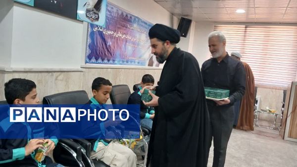 تقدیر از دانش‌آموزان دبستان سعادت بابت حضور فعال در نماز جمعه محمدشهر کرج